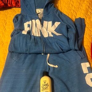 Size medium set.  (PINK) VS. GOOD CONDITION.